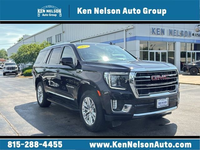 Used 2023 GMC Yukon SLT AWD/4WD image 1