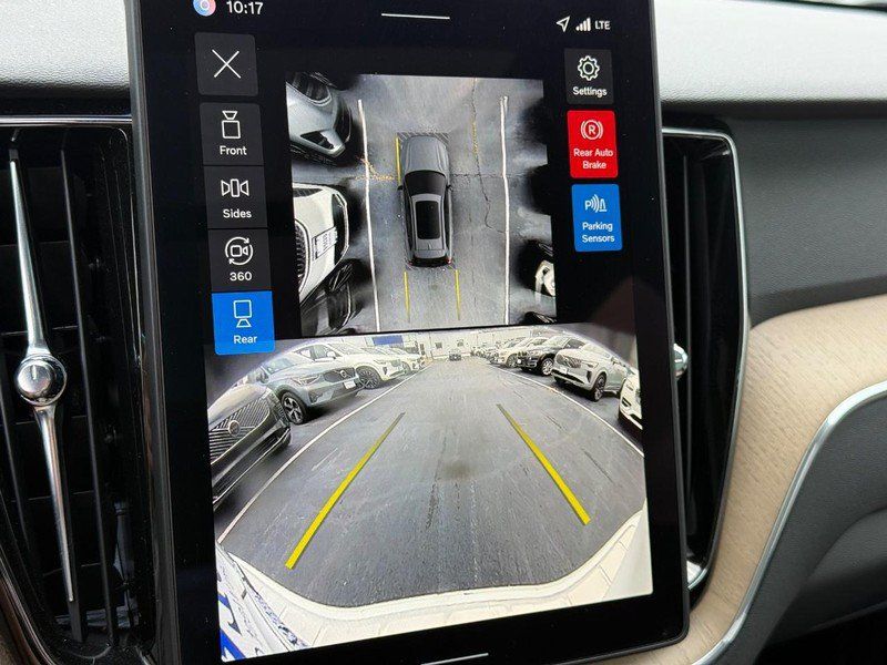 Used 2026 Volvo XC60 B5 Plus AWD/4WD image 23