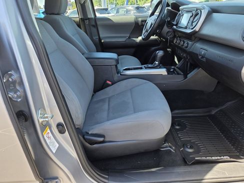 Used 2019 Toyota Tacoma SR5 AWD/4WD image 20