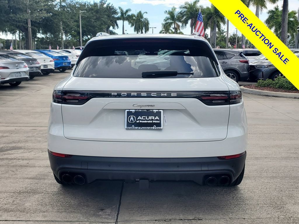 Used 2023 Porsche Cayenne AWD/4WD image 6