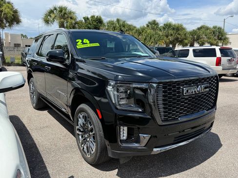 Used 2024 GMC Yukon Denali Ultimate AWD/4WD image 3
