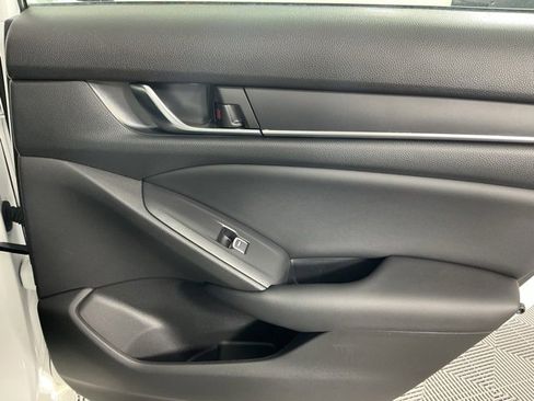 Used 2022 Honda Accord Sport image 11