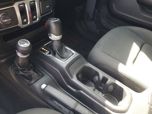 Used 2021 Jeep Wrangler Sport AWD/4WD image 21
