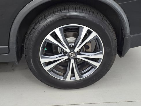 Certified 2019 Nissan Rogue SV w/ Sun & Sound Touring Package image 33