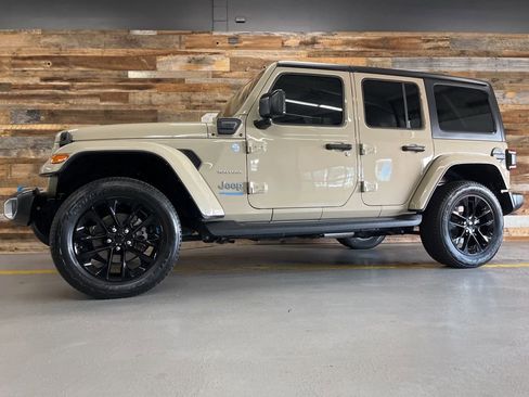 Used 2022 Jeep Wrangler Unlimited Sahara w/ Cold Weather Group AWD/4WD image 49