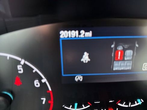 Certified 2024 Ford Maverick XLT image 2