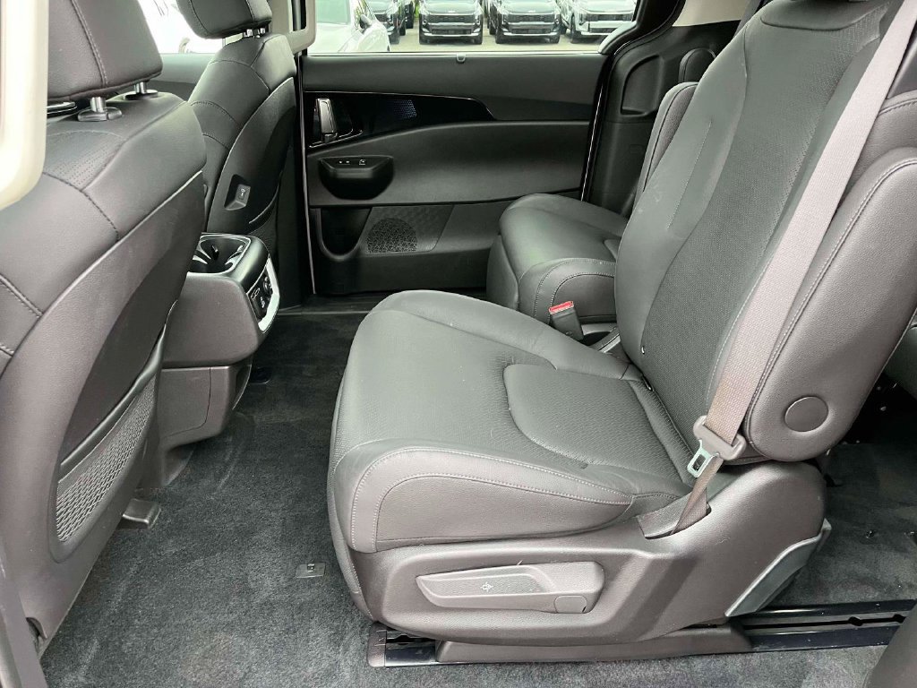 Certified 2026 Kia Carnival SX Prestige FWD image 7