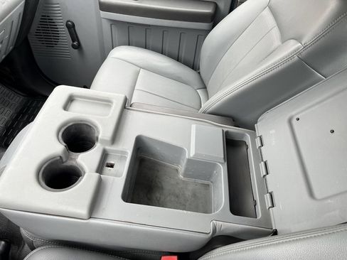 Used 2011 Ford F250 XL image 22