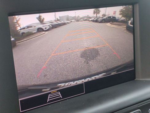 Used 2023 GMC Terrain SLE w/ Driver Convenience Package FWD image 25
