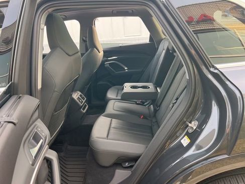 Certified 2025 Audi Q5 2.0T Premium Plus w/ Premium Plus image 29