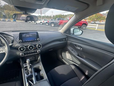 Used 2024 Nissan Sentra SV image 18