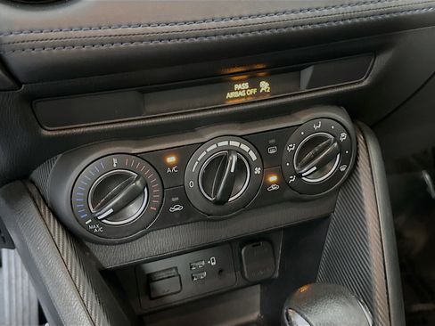 Used 2020 Toyota Yaris LE image 22