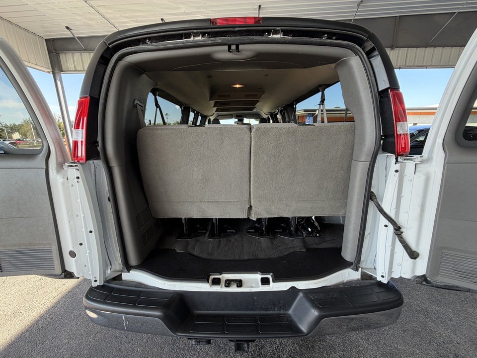 Used 2024 Chevrolet Express 3500 LT w/ LT Preferred Equipment Group RWD image 21