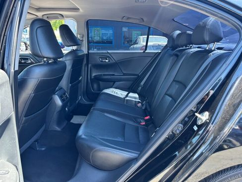 Used 2016 Honda Accord Touring image 11