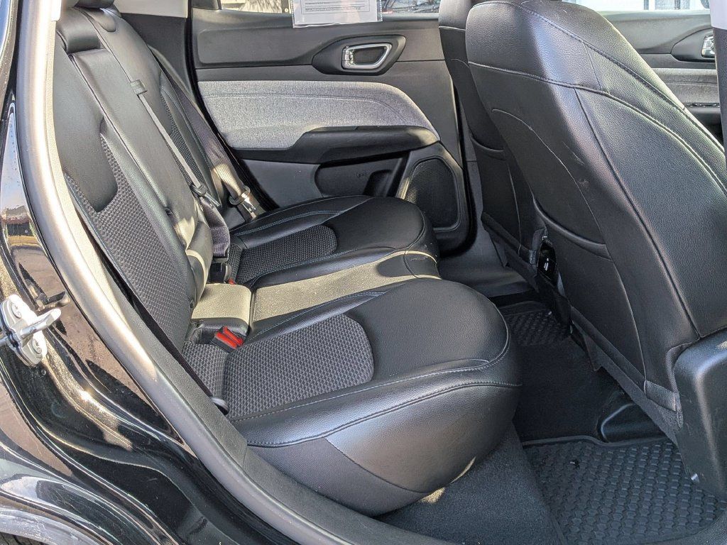 Used 2022 Jeep Compass Latitude w/ Convenience Group AWD/4WD image 23