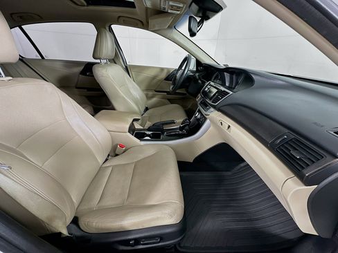 Used 2013 Honda Accord Touring image 30