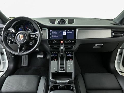 New 2026 Porsche Macan image 19
