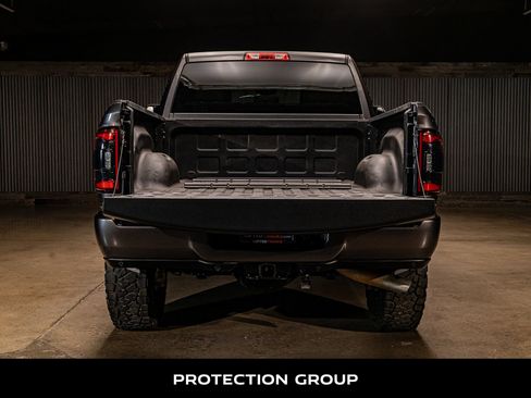 Used 2022 RAM 2500 Big Horn w/ Night Edition AWD/4WD image 9