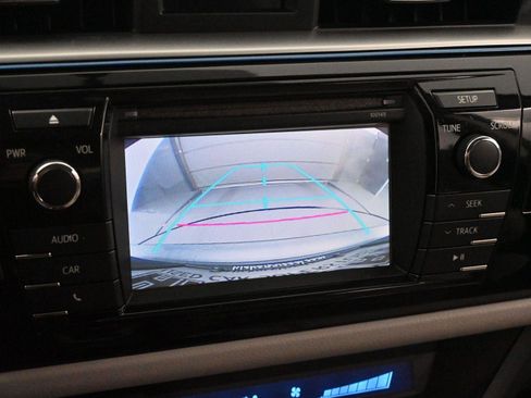 Used 2014 Toyota Corolla LE image 19