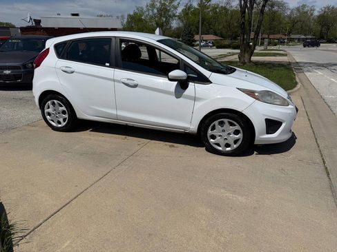 Used 2012 Ford Fiesta SE image 4