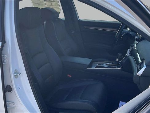 Used 2022 Honda Accord Sport image 7