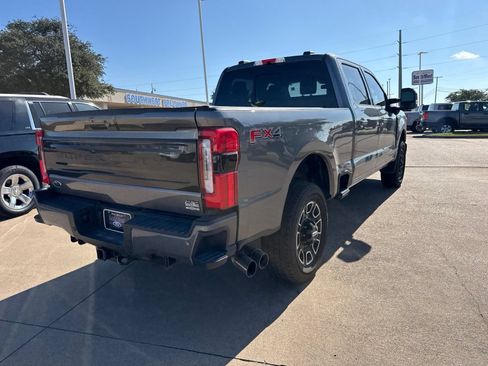 Used 2025 Ford F250 Platinum AWD/4WD image 7
