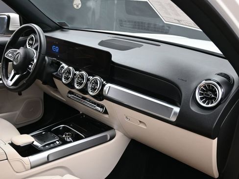 Used 2023 Mercedes-Benz EQB 300 4MATIC image 43