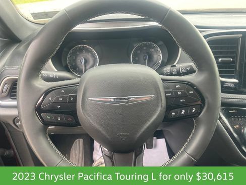 Used 2023 Chrysler Pacifica Touring-L w/ S Appearance Package AWD/4WD image 26
