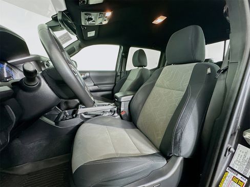 Certified 2020 Toyota Tacoma TRD Off-Road image 21