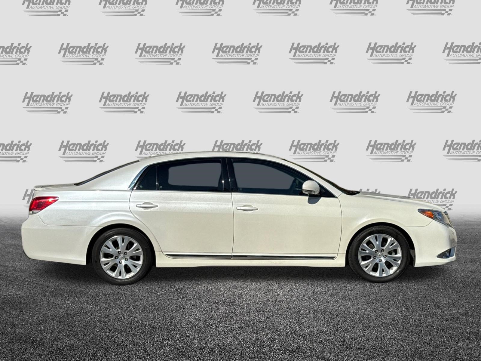 Used 2012 Toyota Avalon FWD image 3