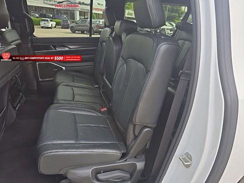 Used 2023 Jeep Wagoneer L Series II AWD/4WD image 22