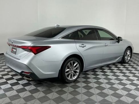 Used 2019 Toyota Avalon XLE w/ Moonroof Package FWD image 7