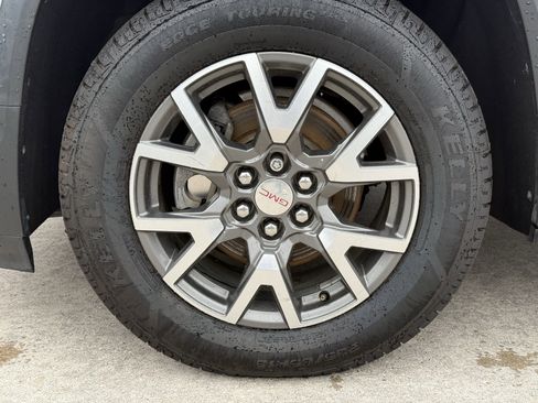 Used 2020 GMC Acadia SLE image 12