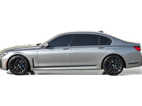 Used 2020 BMW 750i xDrive w/ Executive Package image 11