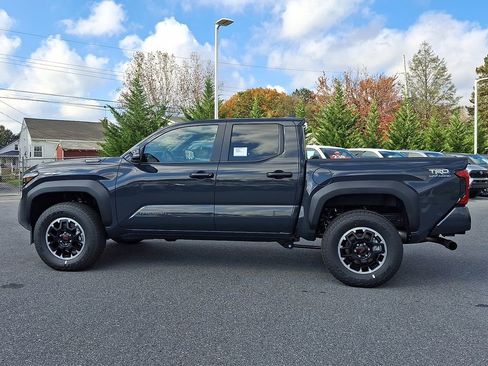 New 2025 Toyota Tacoma TRD Off-Road AWD/4WD image 8