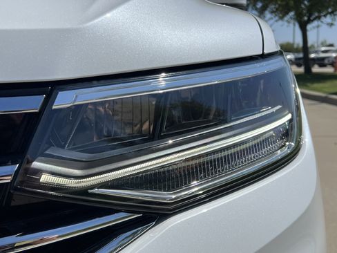 Certified 2023 Volkswagen Tiguan SE w/ Panoramic Sunroof Package image 6