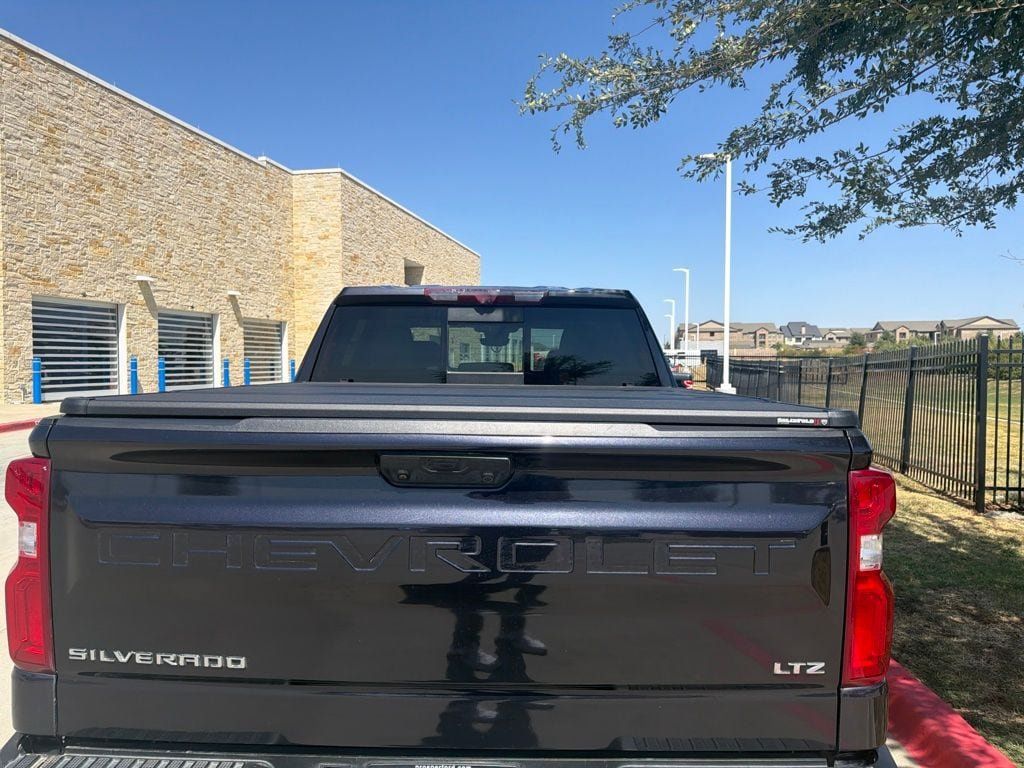 Used 2022 Chevrolet Silverado 1500 LTZ w/ Technology Package AWD/4WD image 6