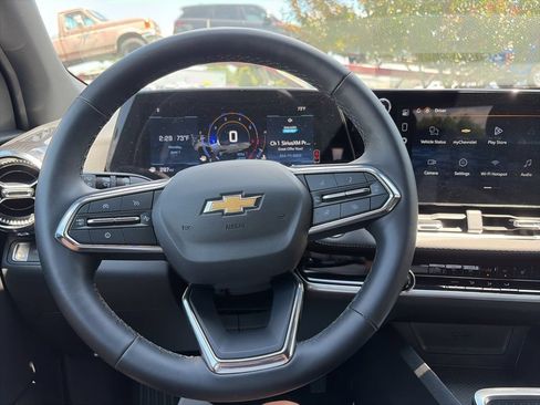 Used 2026 Chevrolet Equinox LT FWD image 17