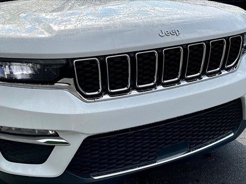 Certified 2024 Jeep Grand Cherokee Limited image 28