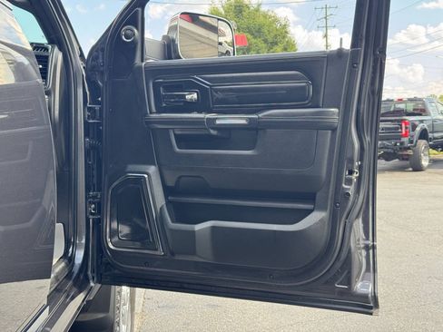 Used 2022 RAM 3500 Limited AWD/4WD image 35