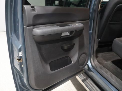 Used 2011 Chevrolet Silverado 2500 LT w/ Interior Plus Package image 19