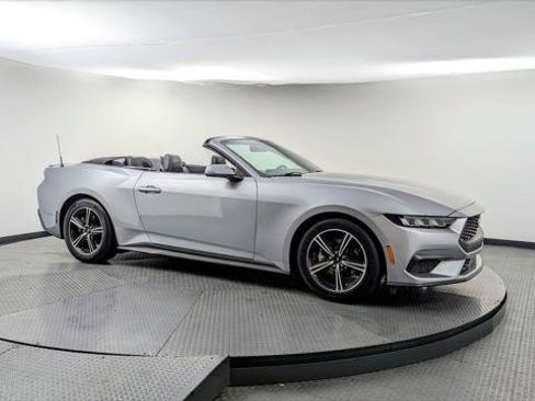 Used 2024 Ford Mustang Premium image 9