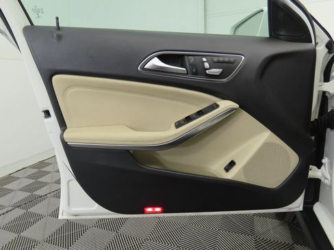 Used 2018 Mercedes-Benz GLA 250 image 22