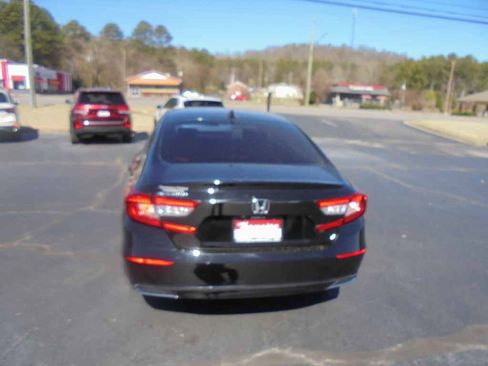 Used 2018 Honda Accord LX image 4