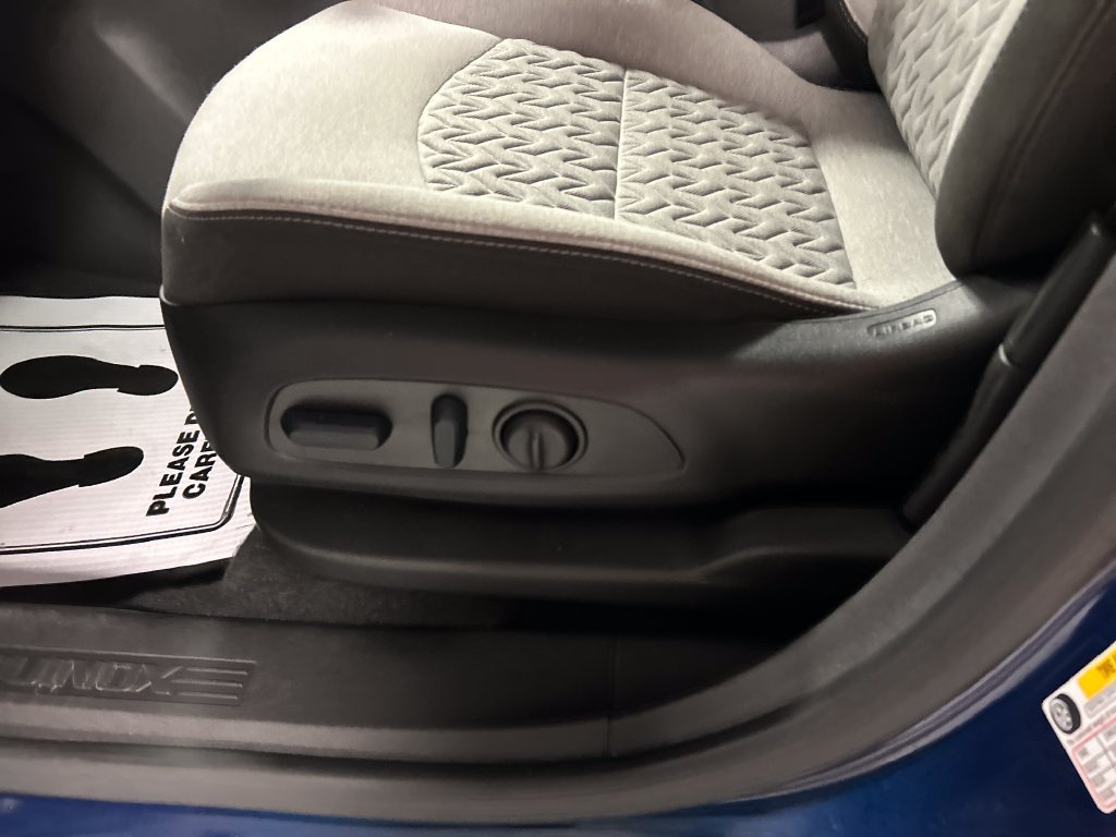 Used 2023 Chevrolet Equinox LS w/ LS Convenience Package FWD image 11