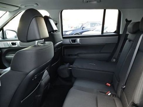 New 2026 Hyundai Santa Fe SE image 9