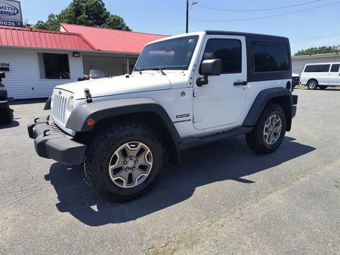 Used 2015 Jeep Wrangler Sport w/ Quick Order Package 24S AWD/4WD image 1