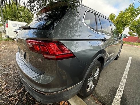 Used 2018 Volkswagen Tiguan SEL Premium FWD image 5