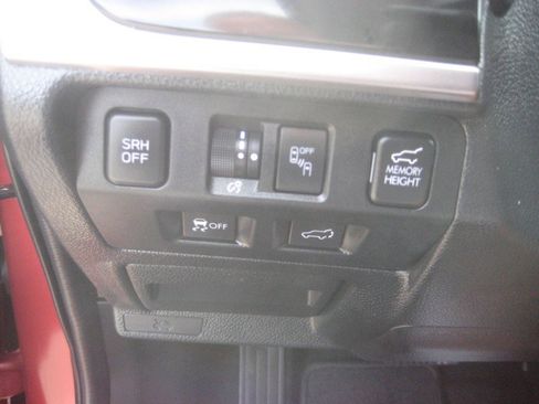 Used 2018 Subaru Forester 2.5i Touring AWD/4WD image 18
