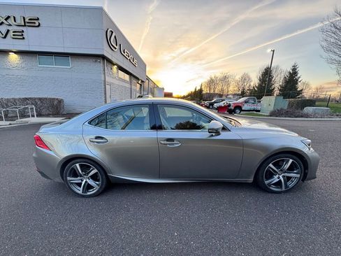 Used 2018 Lexus IS 300 AWD w/ Comfort Package image 4